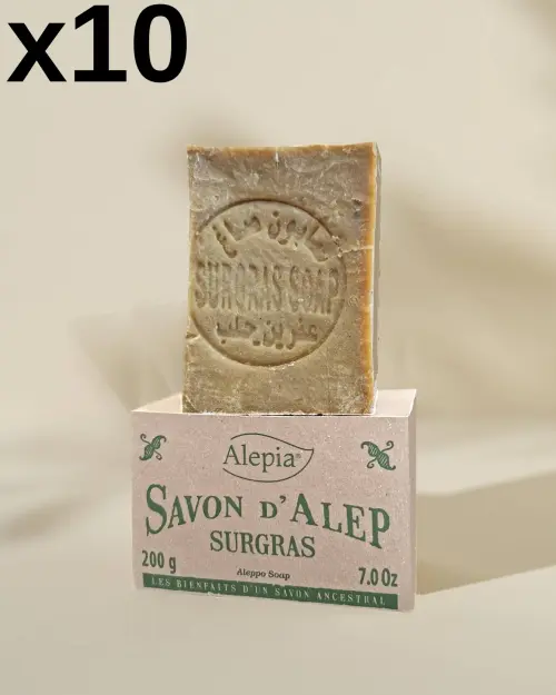 Sapone di Aleppo surgras Alepia 200 g in lotto di 10, pane stampigliato posato sulla sua custodia in cartone