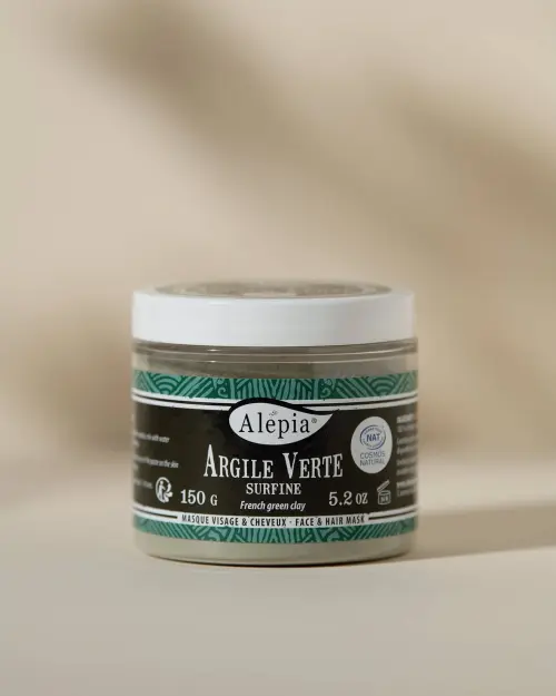 Argilla verde surfine Alepia nel suo vasetto trasparente da 150 g con coperchio bianco
